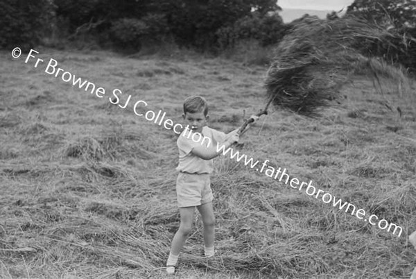 ANN & IAN CAMERON AT CASTLECONNELL